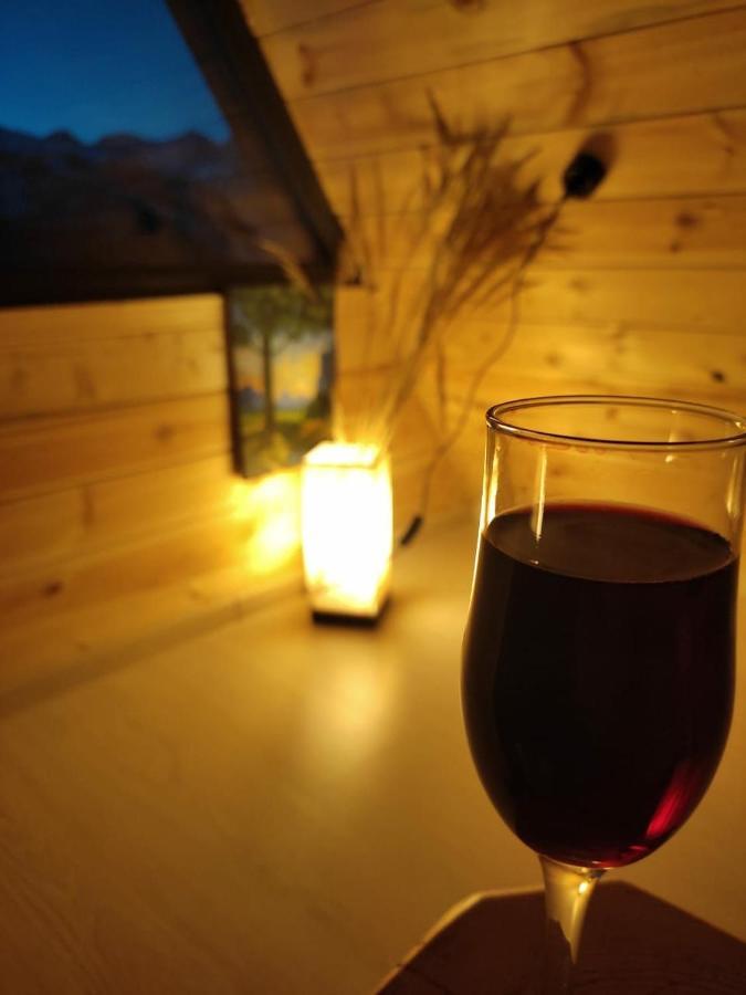 Alone Cottage Kazbegi Eksteriør billede