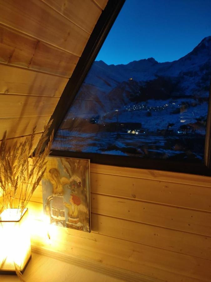 Alone Cottage Kazbegi Eksteriør billede