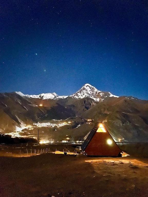 Alone Cottage Kazbegi Eksteriør billede