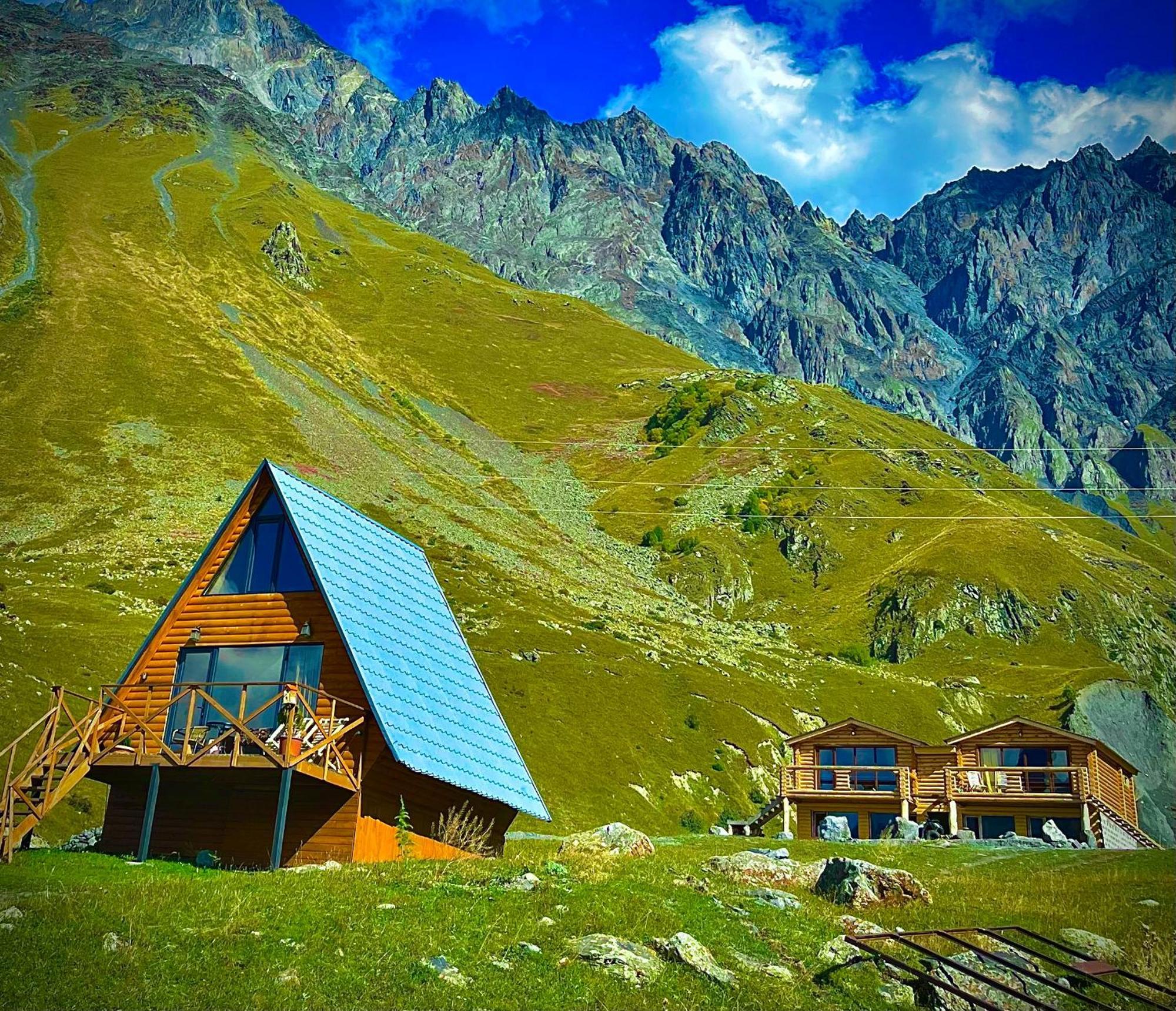 Alone Cottage Kazbegi Eksteriør billede